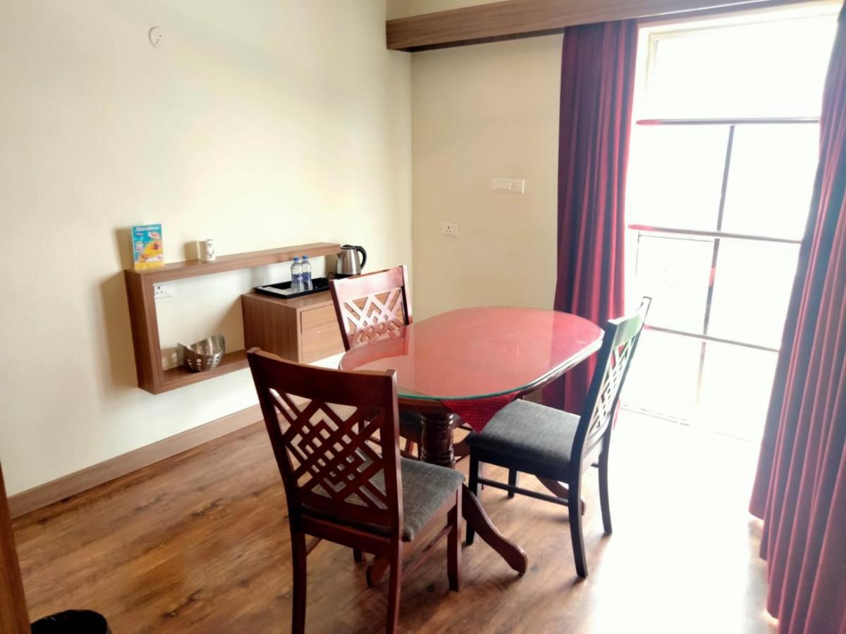 Hotel Parsons Court Диндуккал Экстерьер фото