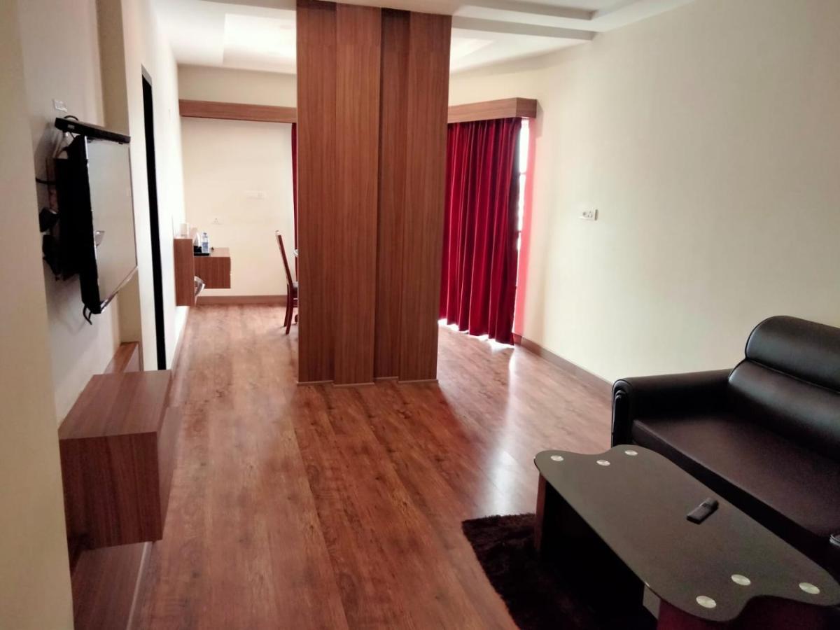 Hotel Parsons Court Диндуккал Экстерьер фото