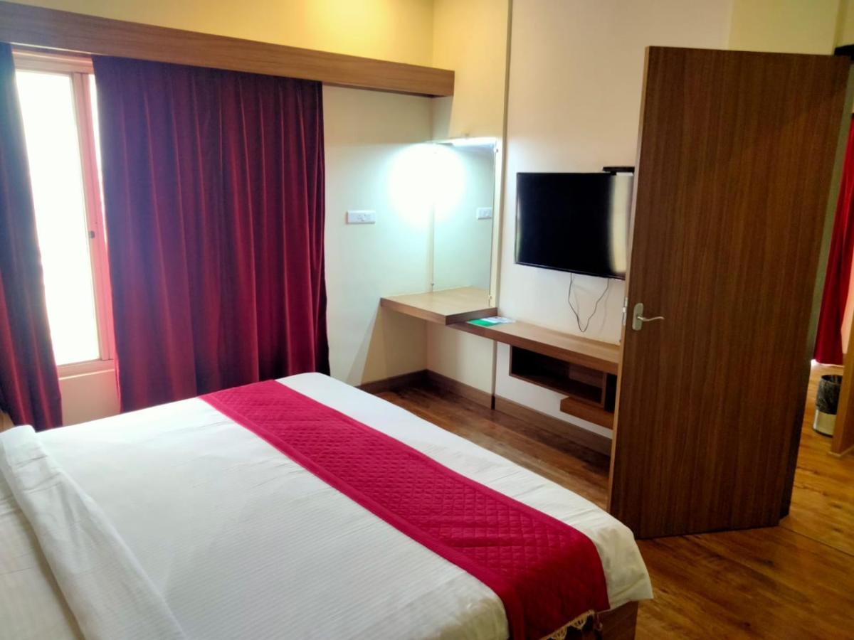 Hotel Parsons Court Диндуккал Экстерьер фото