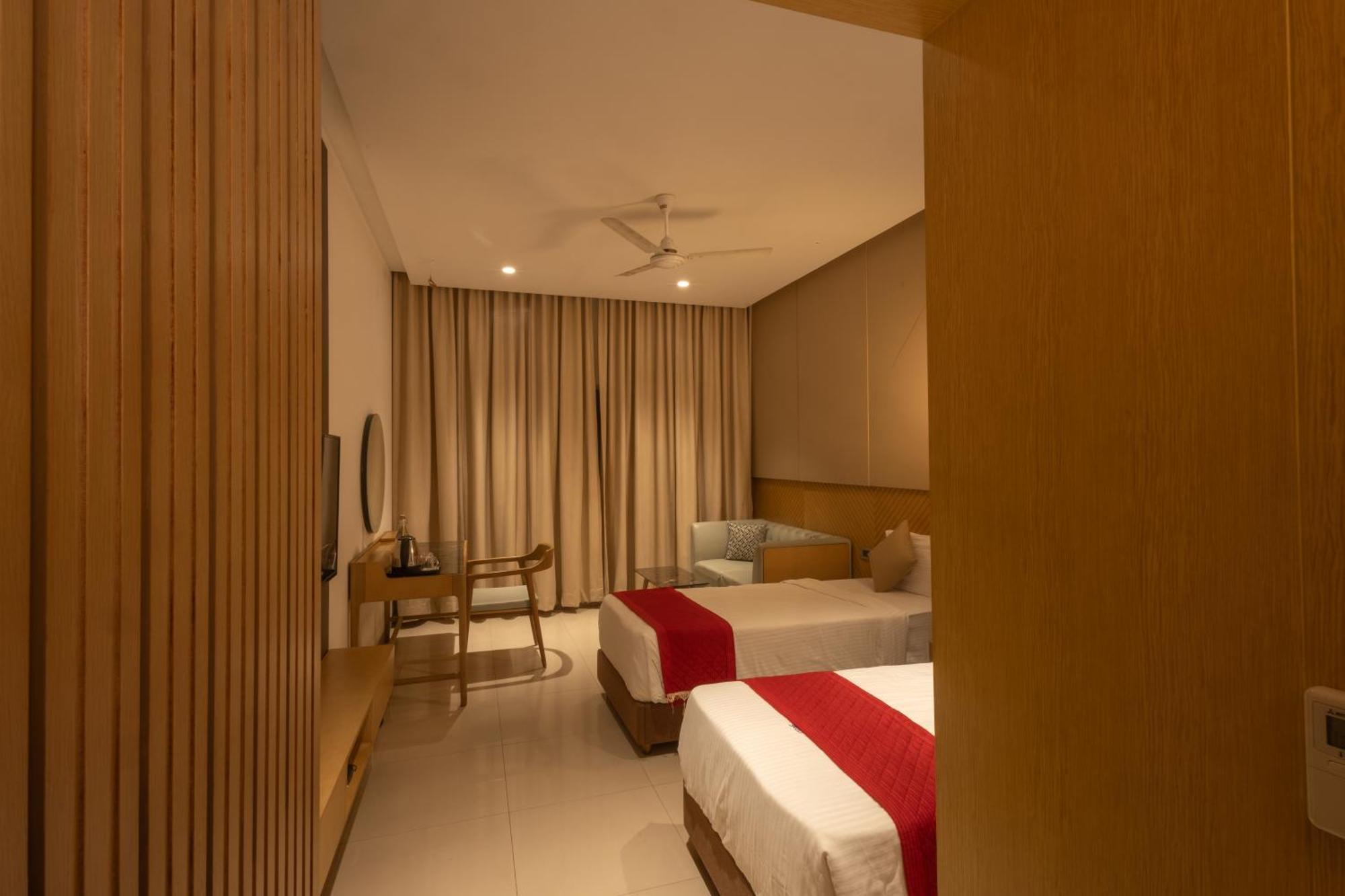 Hotel Parsons Court Диндуккал Экстерьер фото