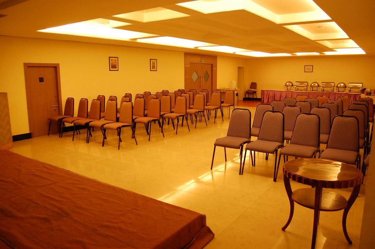 Hotel Parsons Court Диндуккал Экстерьер фото